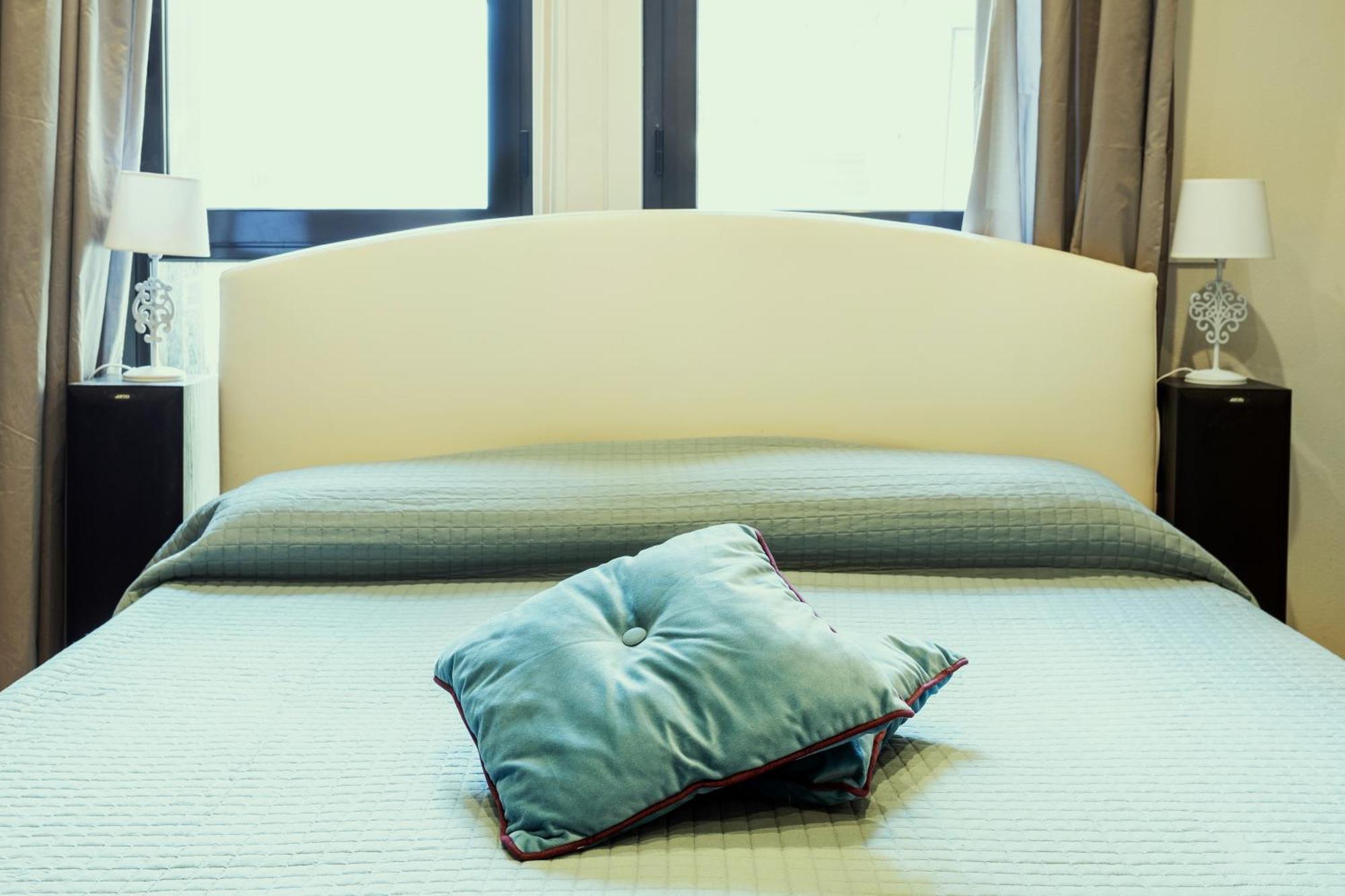 Seafront In The City Hotel คาตาเนีย ภายนอก รูปภาพ