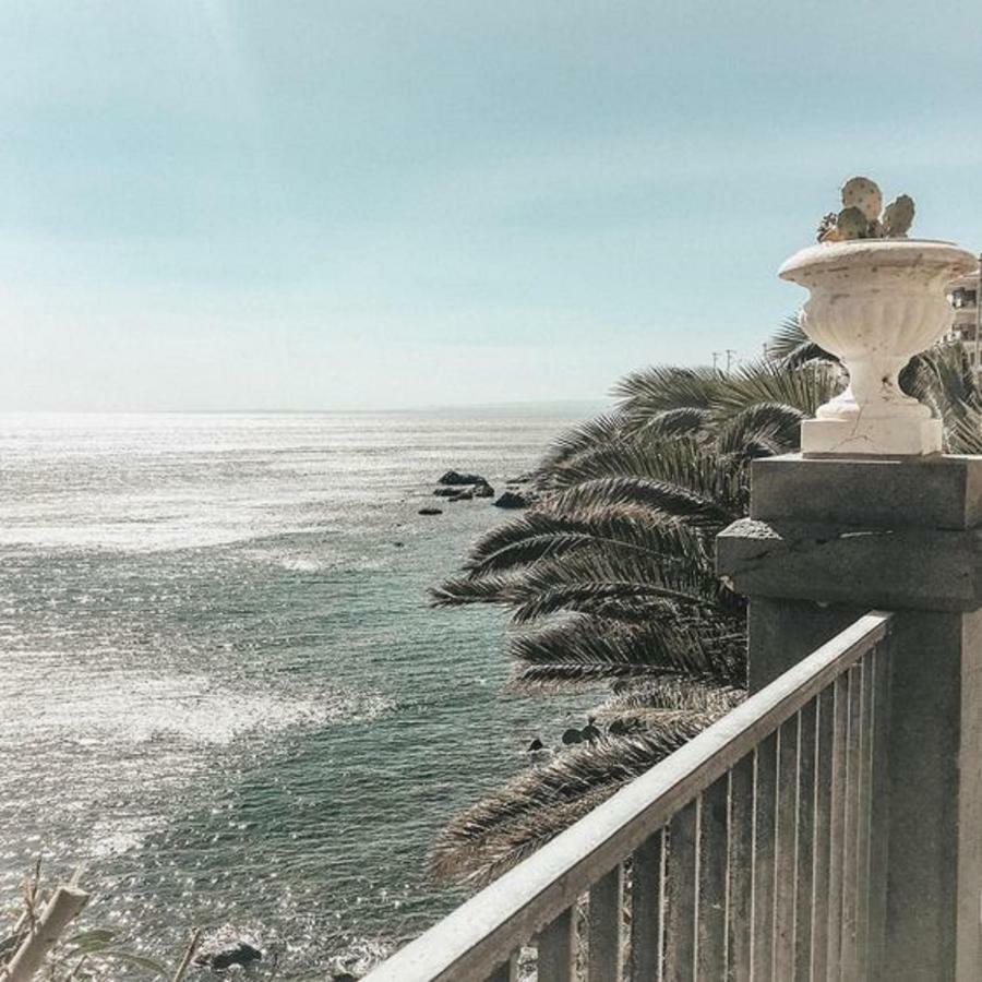 Seafront In The City Hotel คาตาเนีย ภายนอก รูปภาพ